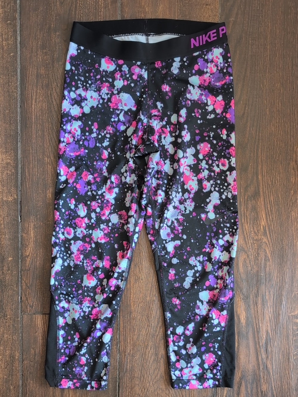 Nike Pro Dri-Fit Microcosm Capri Leggings - Women's Medium